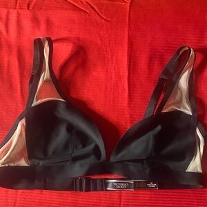 Victoria's Secret Black Wireless Triangle Bra with Cream Lining Size M